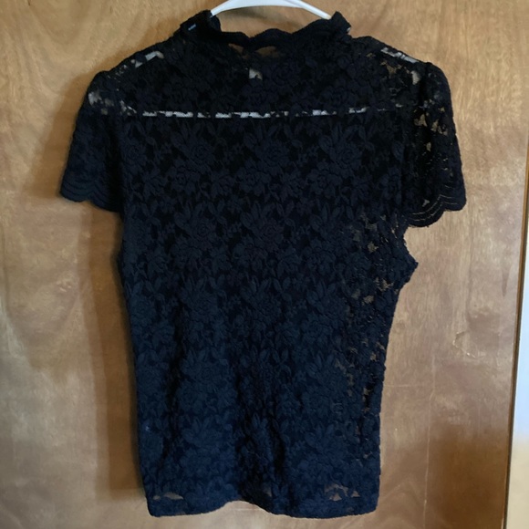 Woman’s lace top size large - Picture 6 of 10